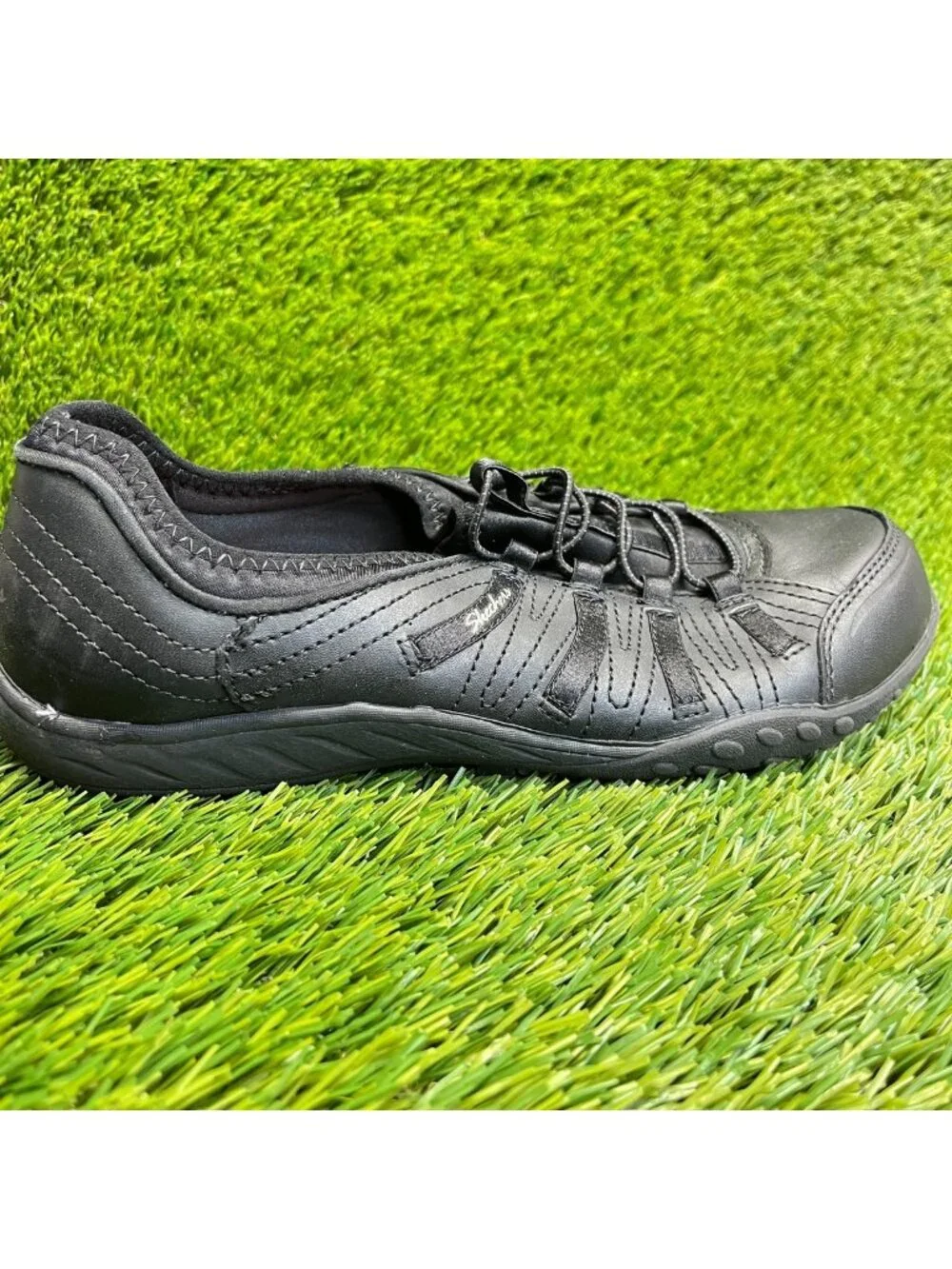 Skechers Breathe Easy Fortune Womens Size 7.5 Black Athletic Shoes Sneakers